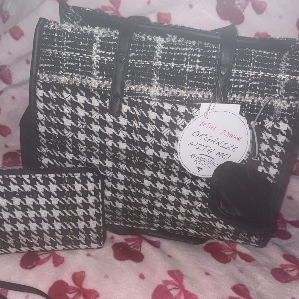 Betsey Johnson stylish tote bag and matching wallet!